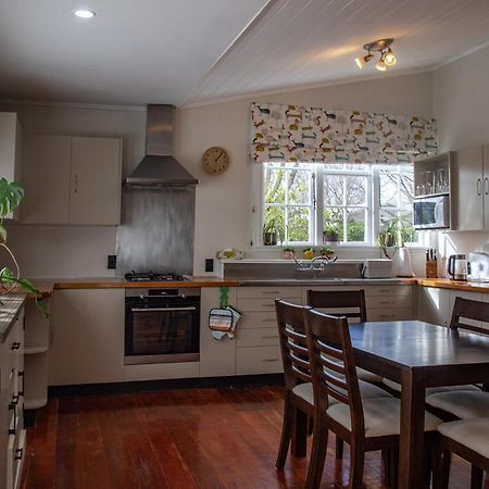 Cottage In The Heart Of Carterton Exterior photo