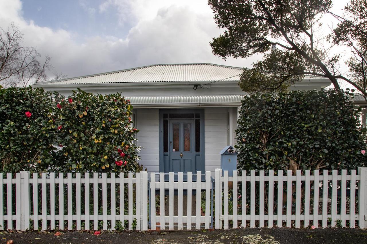 Cottage In The Heart Of Carterton Exterior photo