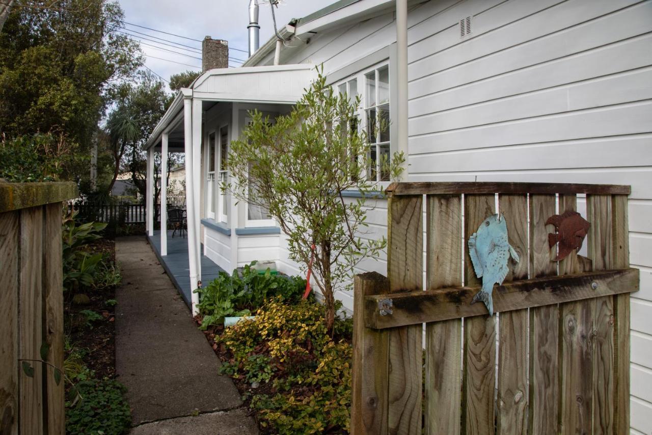 Cottage In The Heart Of Carterton Exterior photo